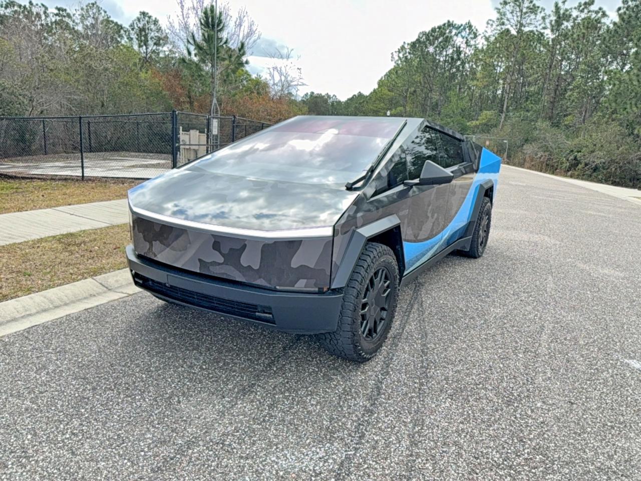 2024 TESLA CYBERTRUCK