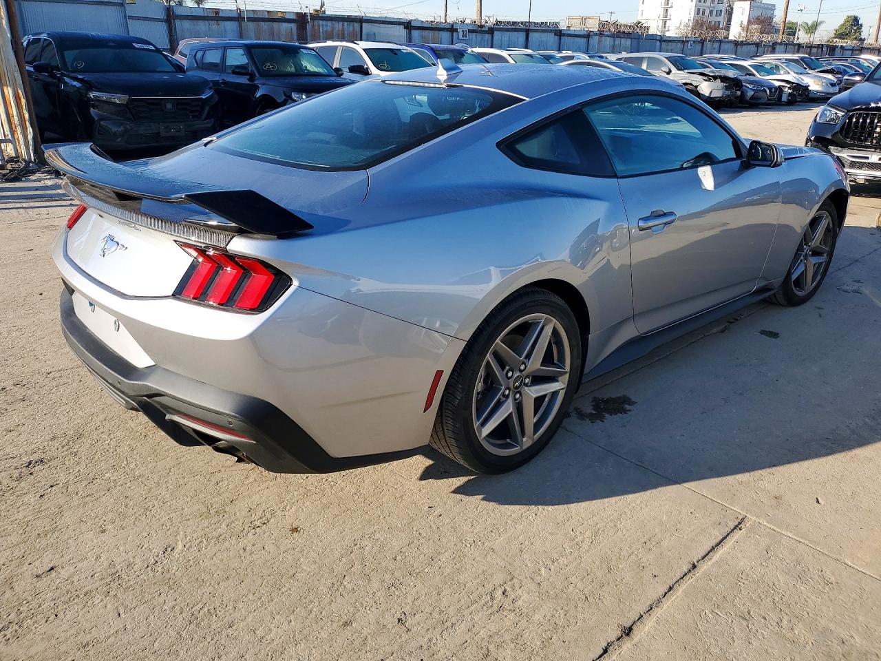 2025 FORD MUSTANG