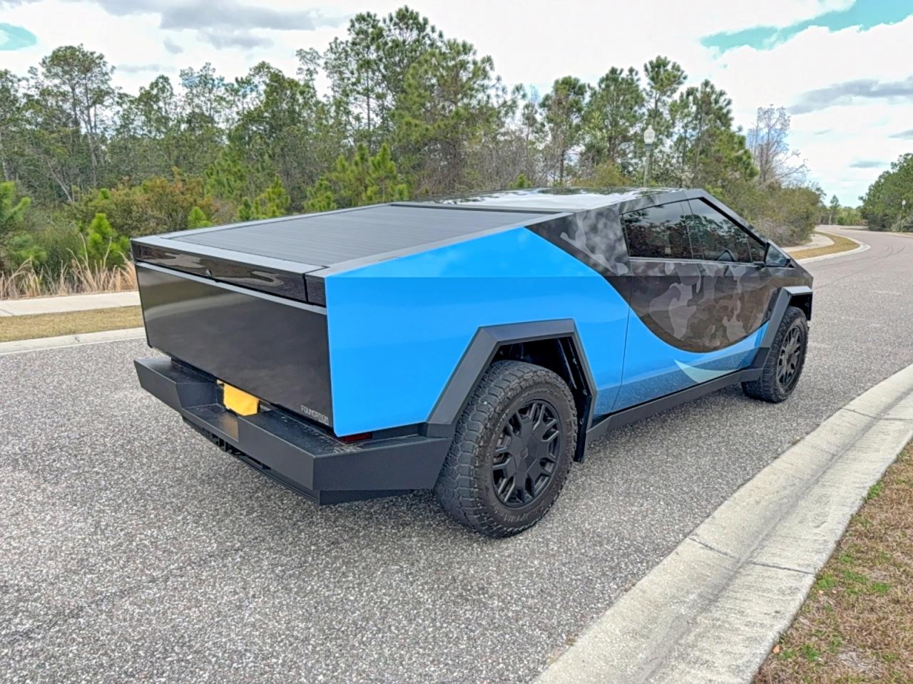 2024 TESLA CYBERTRUCK